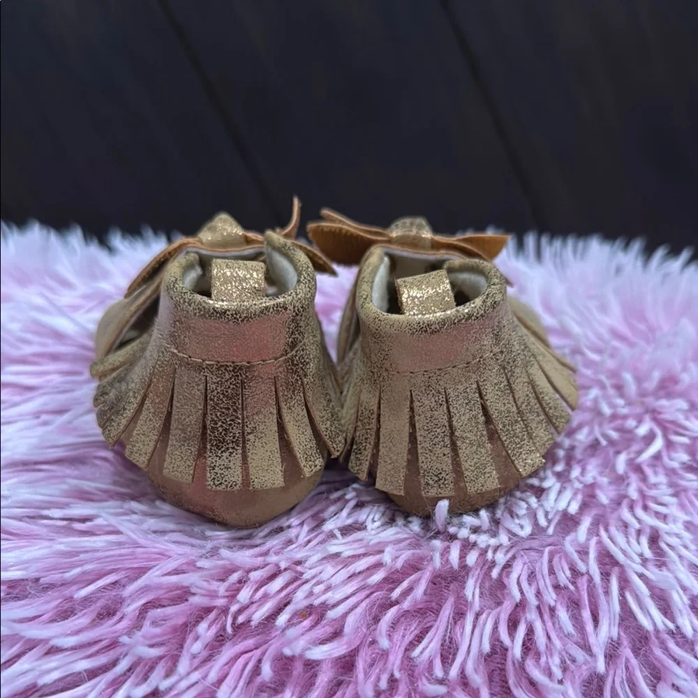 🚨2/$10🚨Gold and Pink Kids Moccasins
